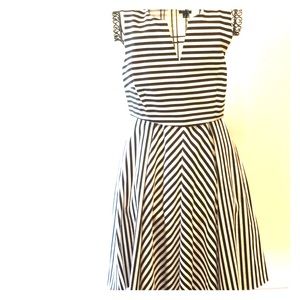 Beautiful Ann Taylor Summer Dress, Size 10